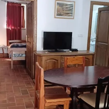 Stonehouse شقة Gabonjin