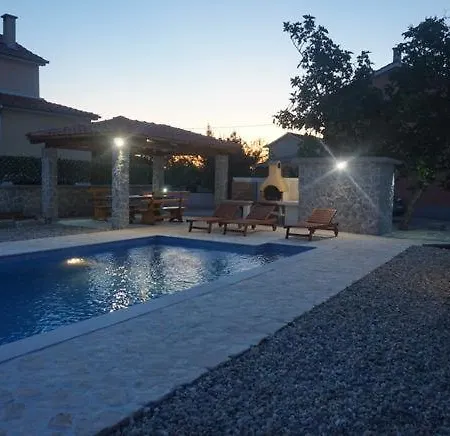 아파트 Stonehouse *